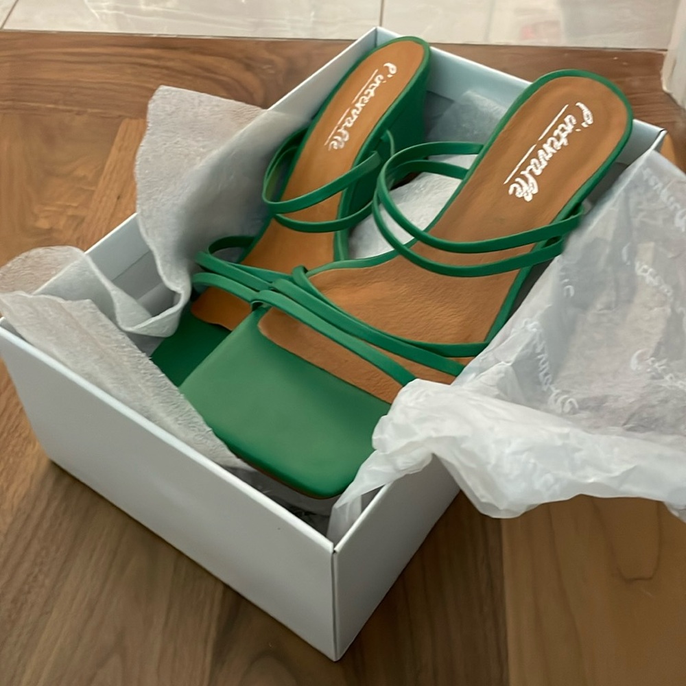 L’Intervalle Green Leather Sandals size 40 Muelle